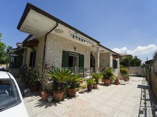 Villa o villino Lusciano [Cod. rif 3160183VRG]