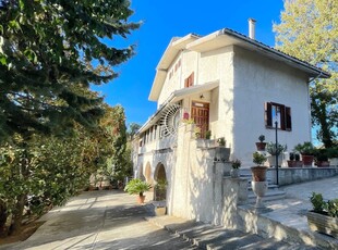 Villa unifamigliare di 445 mq a Ascoli Piceno