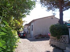 Appartamento indipendente in Via Roma in zona le Badie a Castellina Marittima