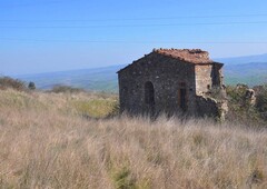 Rustico casale da ristrutturare a Montecatini Val di Cecina