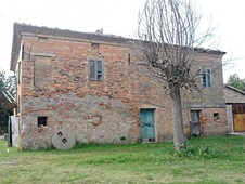 Rustico casale da ristrutturare in zona Gioiella a Castiglione del Lago