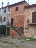Casa semi indipendente da ristrutturare in zona Villastrada a Castiglione del Lago