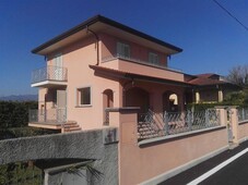Villa in zona Lido di Camaiore a Camaiore