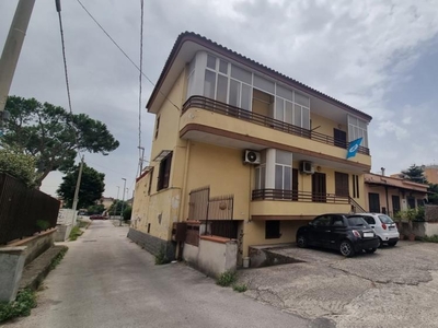 villa indipendente in vendita a Pomigliano d'Arco