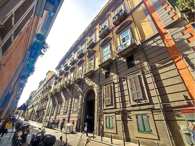 Appartamento in vendita a Napoli, Via Monte di Dio - Napoli, NA