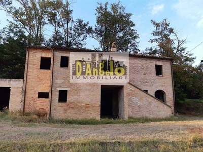 Casa singola in Via San Francesco a Montalto Delle Marche