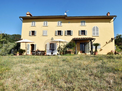villa in vendita a Pistoia