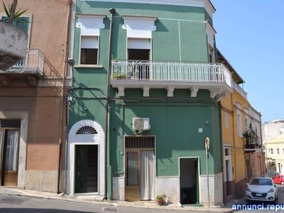 Ville, villette, terratetti Canosa di Puglia via Genova cucina: Abitabile,