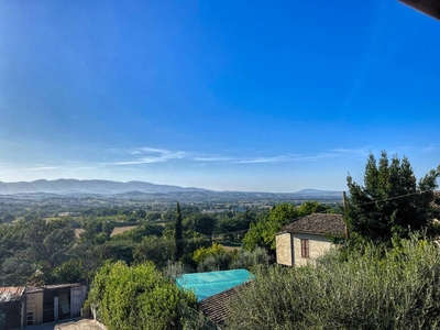 Casa in vendita 4 Stanze da letto a Spoleto