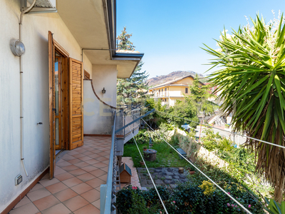 Casa indipendente con giardino in via padovano 22, Catania