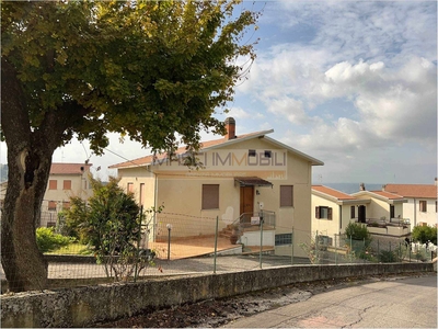 Villino in vendita a Montopoli Di Sabina Rieti
