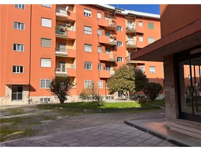 Appartamento in Via Cavezzali , 19, Milano (MI)