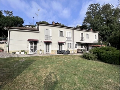 Casa Indipendente in Garibaldi , 1, Sannazzaro de' Burgondi (PV)