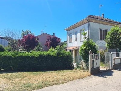Casa indipendente in vendita a Fano