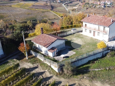 Casa indipendente in vendita a Santa Vittoria D'Alba