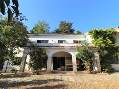 Villa in vendita a Colli Del Tronto