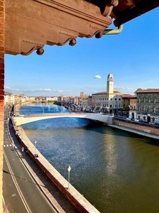 Locale commerciale ristrutturata, Pisa lungarni