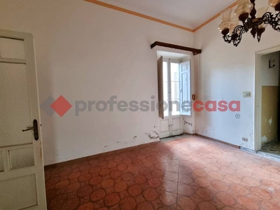 Casa Indipendente in vendita a Aci Sant'Antonio, Via Soldato Stefano Di Prima, 32 - Aci Sant'Antonio, CT