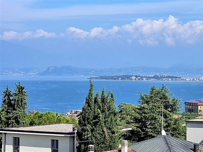 Attico vista lago a Desenzano del Garda