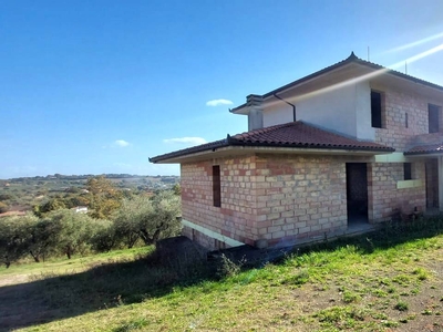 Casa in vendita in Montefiascone, Italia