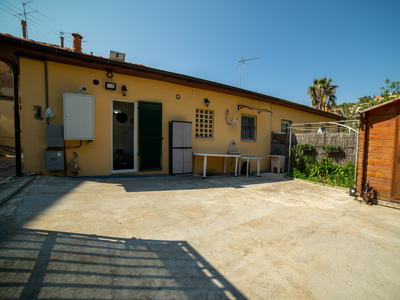 Casa indipendente con giardino in via lamarmora, San Remo