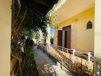 Villa bifamiliare in vendita a Siracusa Pizzuta