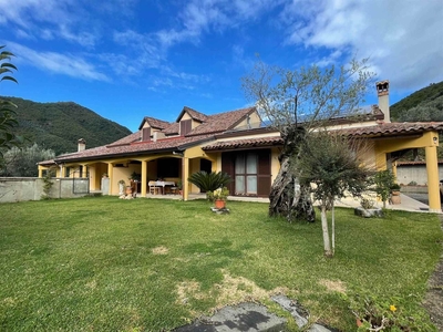 Villa in vendita a Giffoni Valle Piana Salerno Gaia