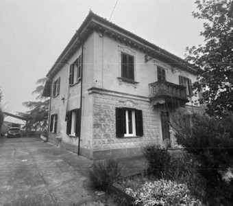 villa indipendente in vendita a Carezzano