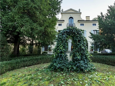 VILLA STORICA RISTRUTTURATA (CLASSE A3) A GANACETO