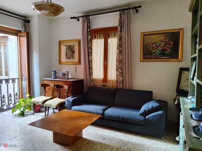 Appartamento in Vendita in Lungarno Antonio Pacinotti a Pisa