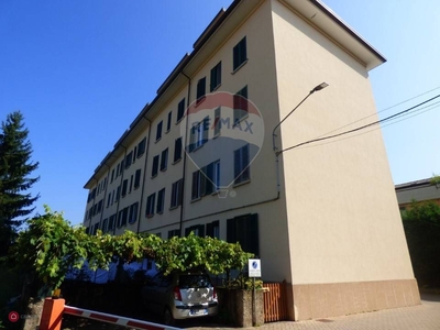 Appartamento in Vendita in Via Brunico 72 a Varese