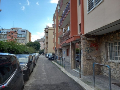 Appartamento in Vendita in Via Giulio Petroni 39 a Bari
