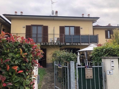 Appartamento in Vendita in Via Lancetti a Cremona