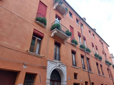 Appartamento in Via Della Vittoria, Ferrara, 5 locali, 2 bagni, 120 m²