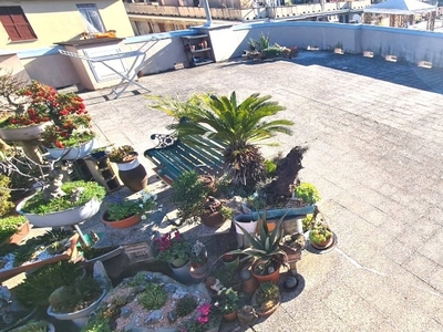 Appartamento in Via Filippo Bettini, Genova, 6 locali, 1 bagno, 112 m²