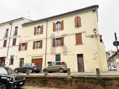 Appartamento in Via Giovanni Baccarini, 5 locali, 2 bagni, 76 m²