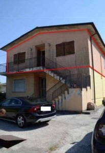 Appartamento in Via Romana Zuccona 53, Bagnolo San Vito, 5 locali