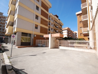 Bilocale a Foggia, 1 bagno, giardino in comune, 60 m², terrazzo