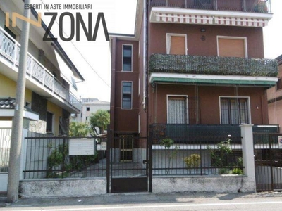 Bilocale in Via Giuseppe Mazzini, Nova Milanese, 1 bagno, 56 m²