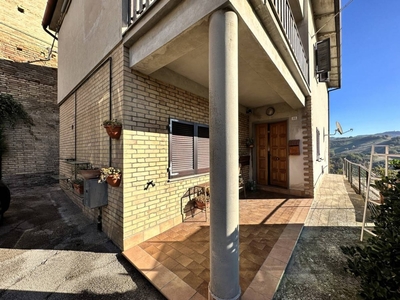 Casa indipendente a Ponzano di Fermo, 5 locali, 2 bagni, 190 m²