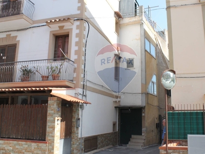 Casa indipendente in Cortile Prestigiacomo, Palermo, 5 locali, 3 bagni