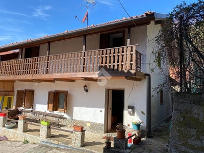 Casa indipendente in vendita a Rocca Canavese