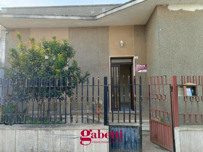 Casa indipendente in Via Nazario Sauro 11, Martignano, 5 locali