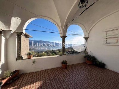 Casa indipendente, via Castelnuovo di Garfagnana, Castelnuovo di Garfagnana