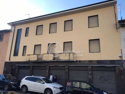 Edificio-Stabile-Palazzo in Vendita ad Bollate - 995000 Euro