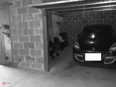 Garage/Posto auto in Vendita in Viale delle Arti 5 a Pomezia