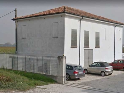 Magazzino in Affitto ad Borgo Virgilio - 350 Euro