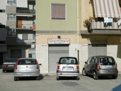 Magazzino in Vendita ad Trani - 65000 Euro