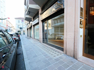 Negozio/Locale commerciale in Vendita in Via Alessandro Manzoni 17 a Monza