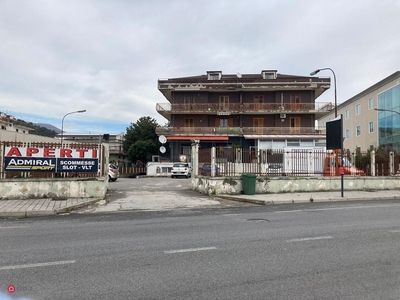Negozio/Locale commerciale in Vendita in Via Cupa San Martino 2 a Salerno